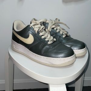 Women’s Nike Air Force 1 Low in Dark Army Birch